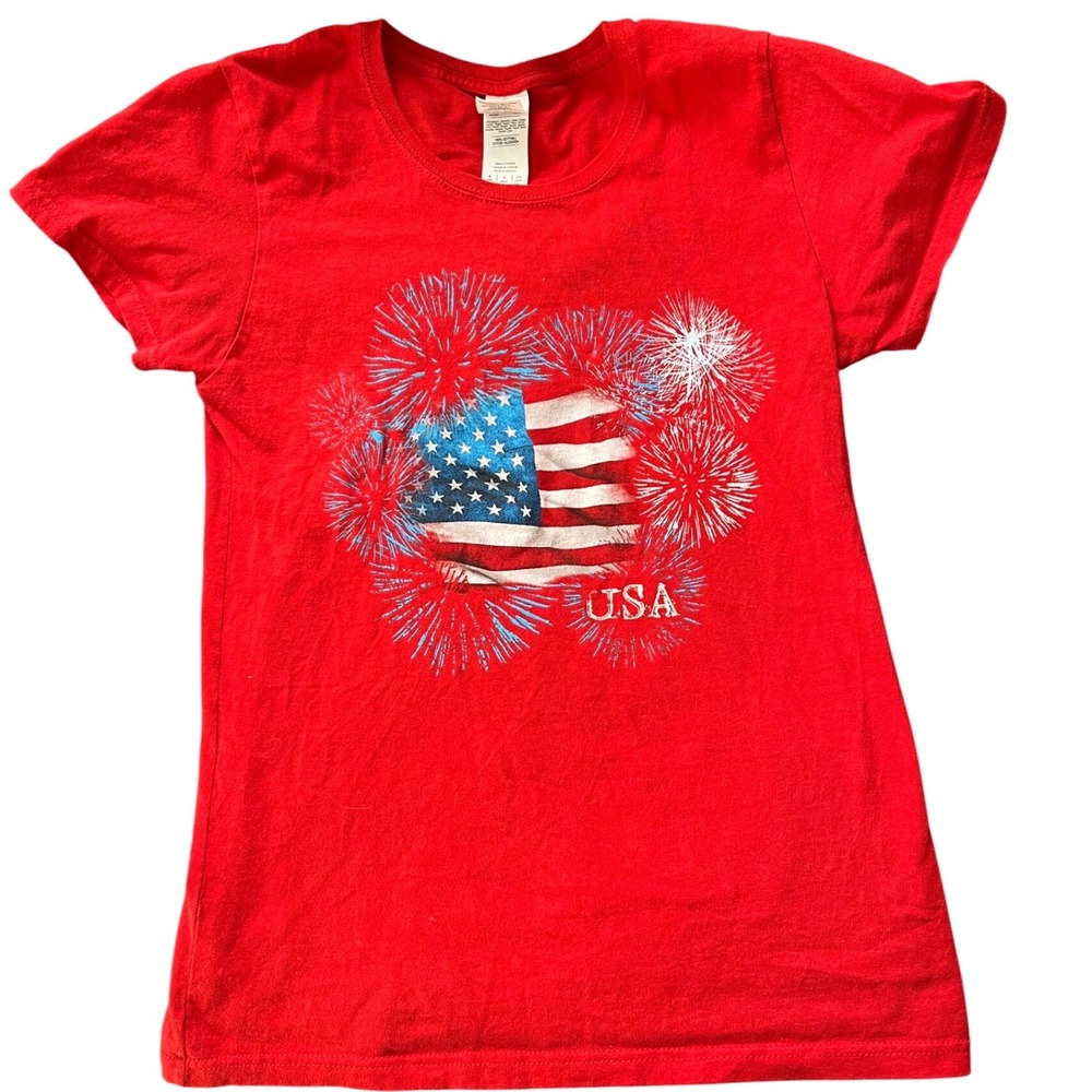 Gildan Red USA Flag Fireworks Graphic T-Shirt Kids Small‎ Patriotic 4th of July